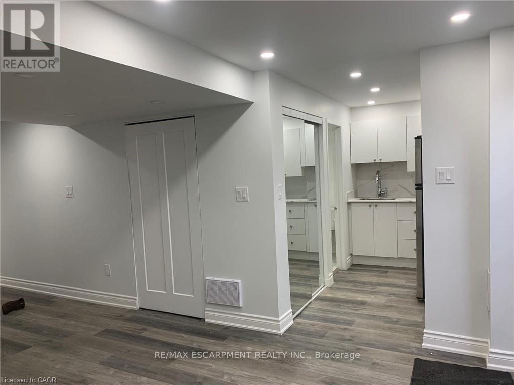 Basement - 1005 Farmstead Drive, Milton, Ontario  L9T 8G2 - Photo 5 - W12663358