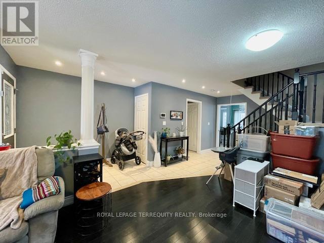 3240 Hunters Glen, Mississauga, Ontario  L5N 8M3 - Photo 4 - W12663400