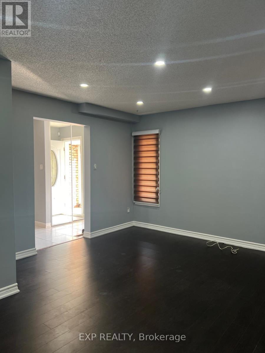 17 Calmist Crescent, Brampton, Ontario  L6Y 4L5 - Photo 4 - W12663418