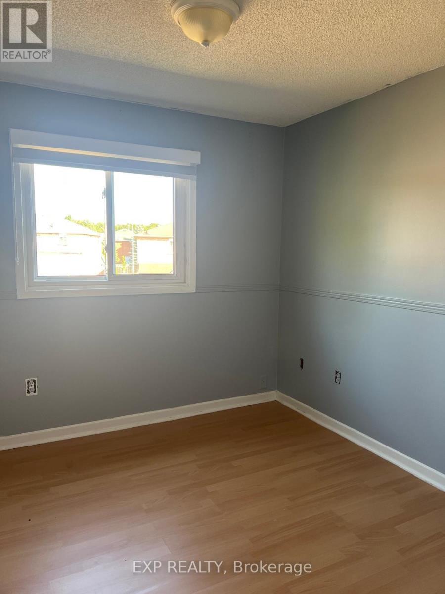 17 Calmist Crescent, Brampton, Ontario  L6Y 4L5 - Photo 6 - W12663418