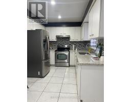 17 CALMIST CRESCENT, Brampton, Ontario