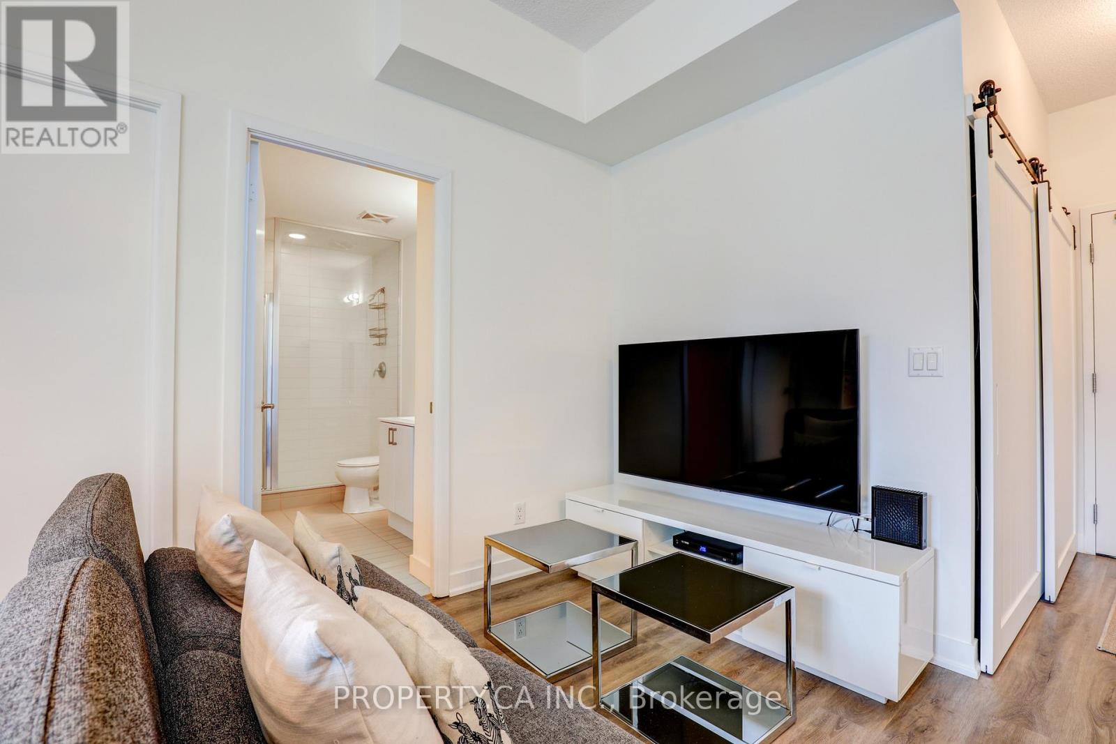 414 - 155 Legion Road, Toronto, Ontario  M8Y 0A7 - Photo 11 - W12663452