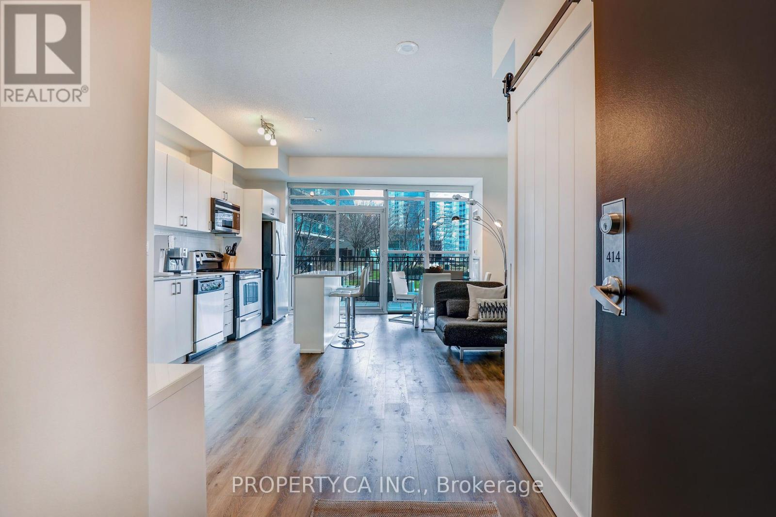 414 - 155 Legion Road, Toronto, Ontario  M8Y 0A7 - Photo 2 - W12663452