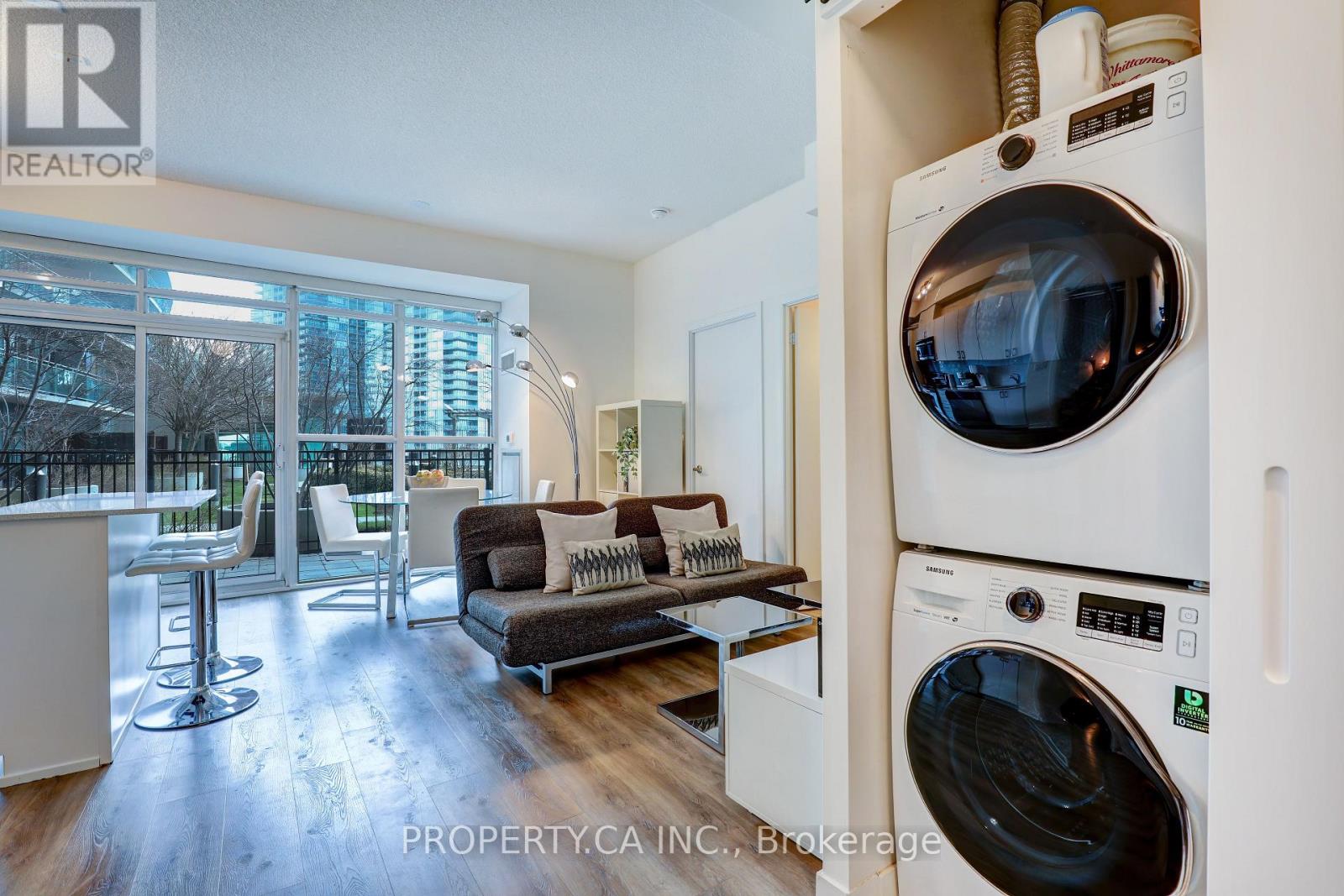 414 - 155 Legion Road, Toronto, Ontario  M8Y 0A7 - Photo 3 - W12663452