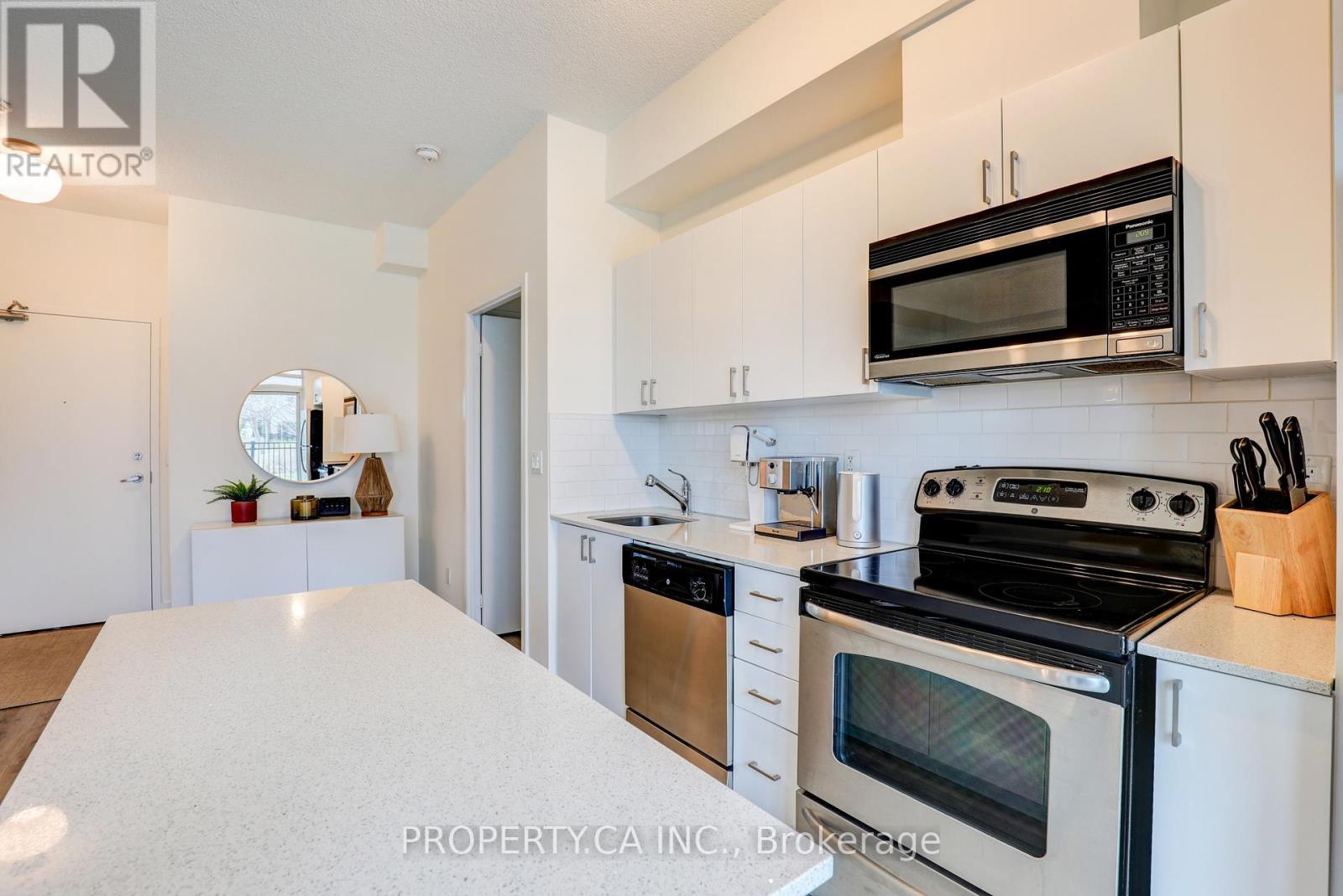 414 - 155 Legion Road, Toronto, Ontario  M8Y 0A7 - Photo 9 - W12663452