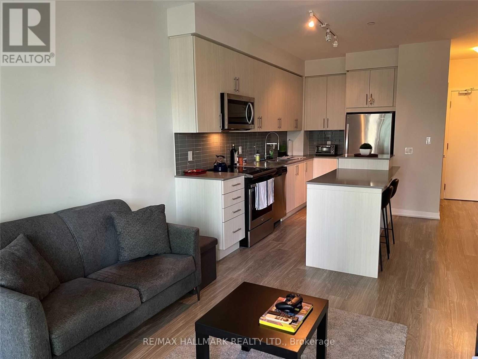 716 - 4055 Parkside Village Drive, Mississauga, Ontario  L5B 0K8 - Photo 4 - W12663474