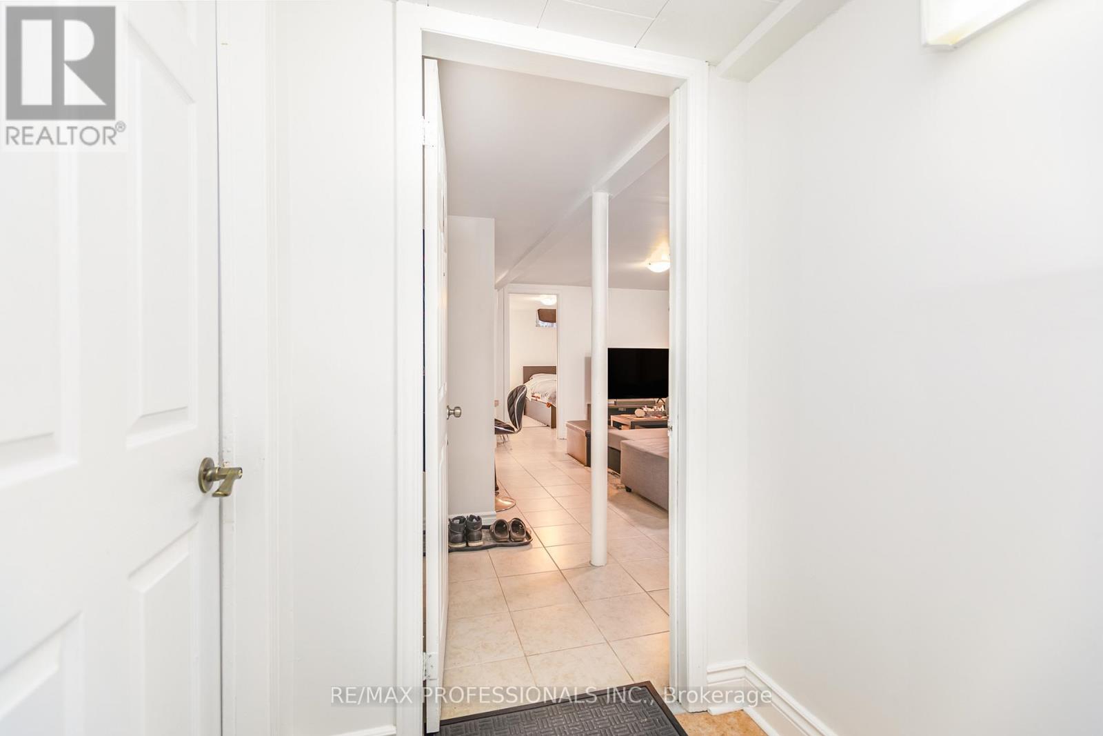 A - 5214 Springbok Crescent, Mississauga, Ontario  L4Z 3J7 - Photo 4 - W12663488