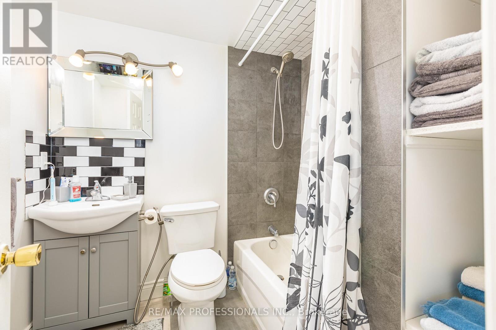 A - 5214 Springbok Crescent, Mississauga, Ontario  L4Z 3J7 - Photo 5 - W12663488