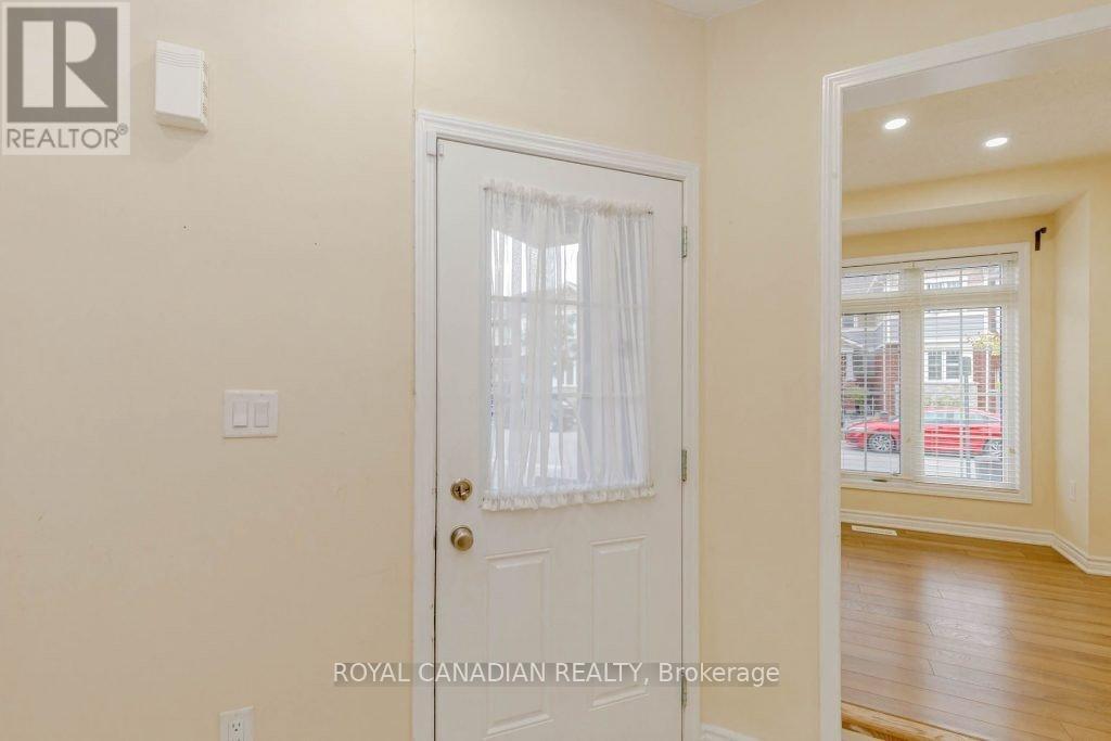 6 Dredge Court N, Milton, Ontario  L9T 8T1 - Photo 4 - W12663500