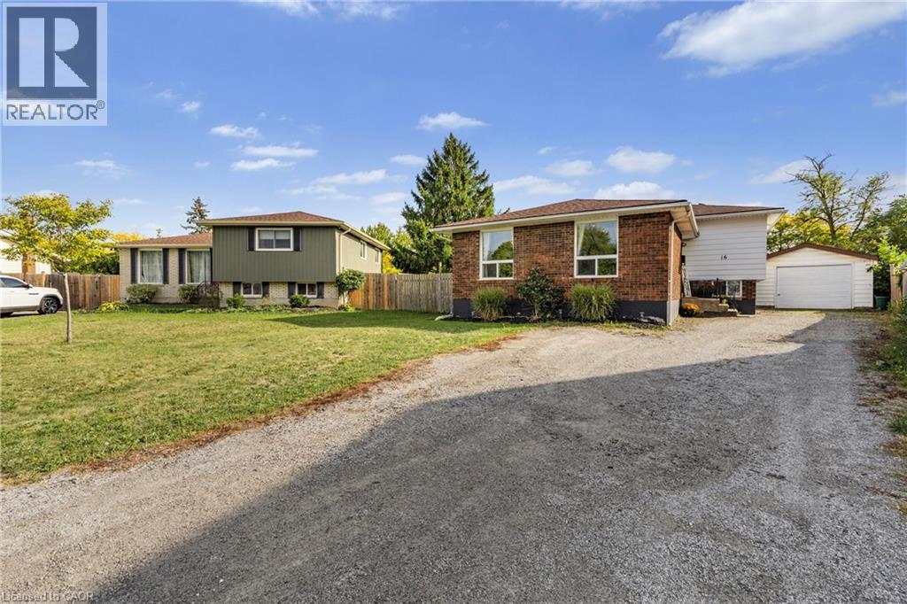 16 Roxborough Court, St. Catharines, Ontario  L2M 6E3 - Photo 4 - 40772856