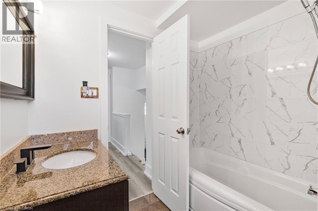 16 Roxborough Court, St. Catharines, Ontario  L2M 6E3 - Photo 20 - 40772856