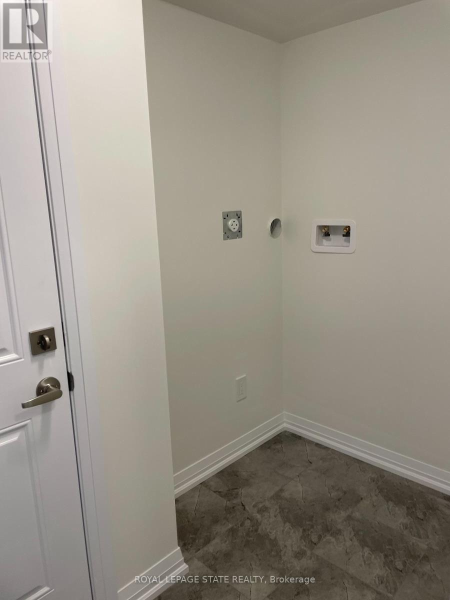 27 St Lawrence Road, Haldimand, Ontario  N3W 0J5 - Photo 3 - X12663444