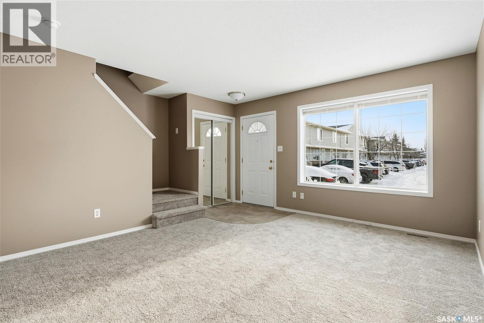 2748 Cranbourn Crescent, Regina, Saskatchewan  S4V 3C1 - Photo 4 - SK026237