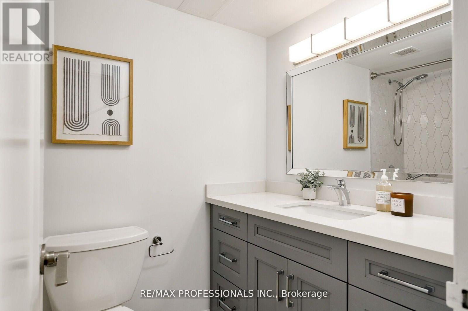 510 - 35 Ormskirk Avenue, Toronto, Ontario  M6S 1A8 - Photo 22 - W12663476