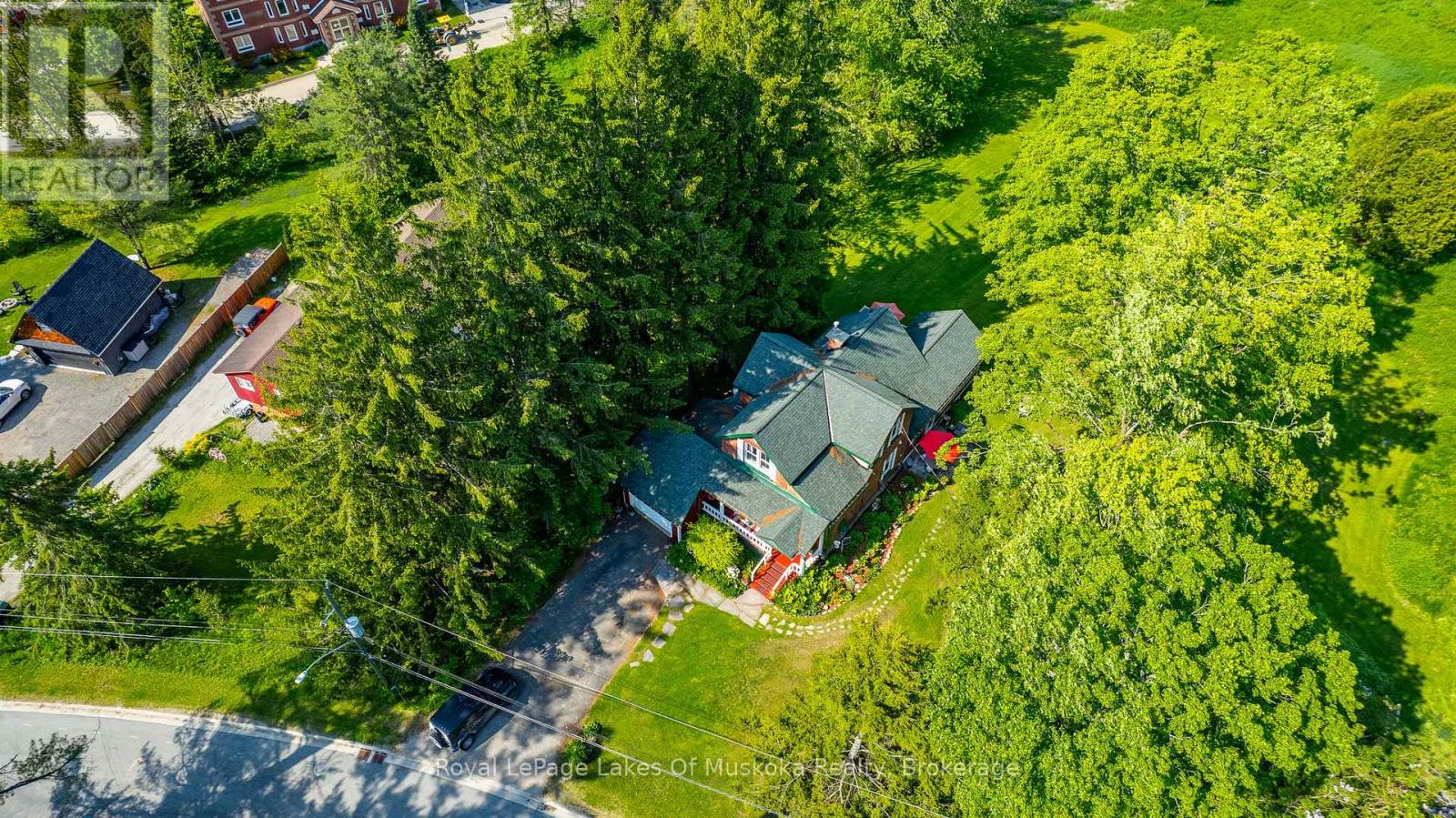 229 Fraserburg Road, Bracebridge (Macaulay), Ontario  P1L 0G9 - Photo 47 - X12663640