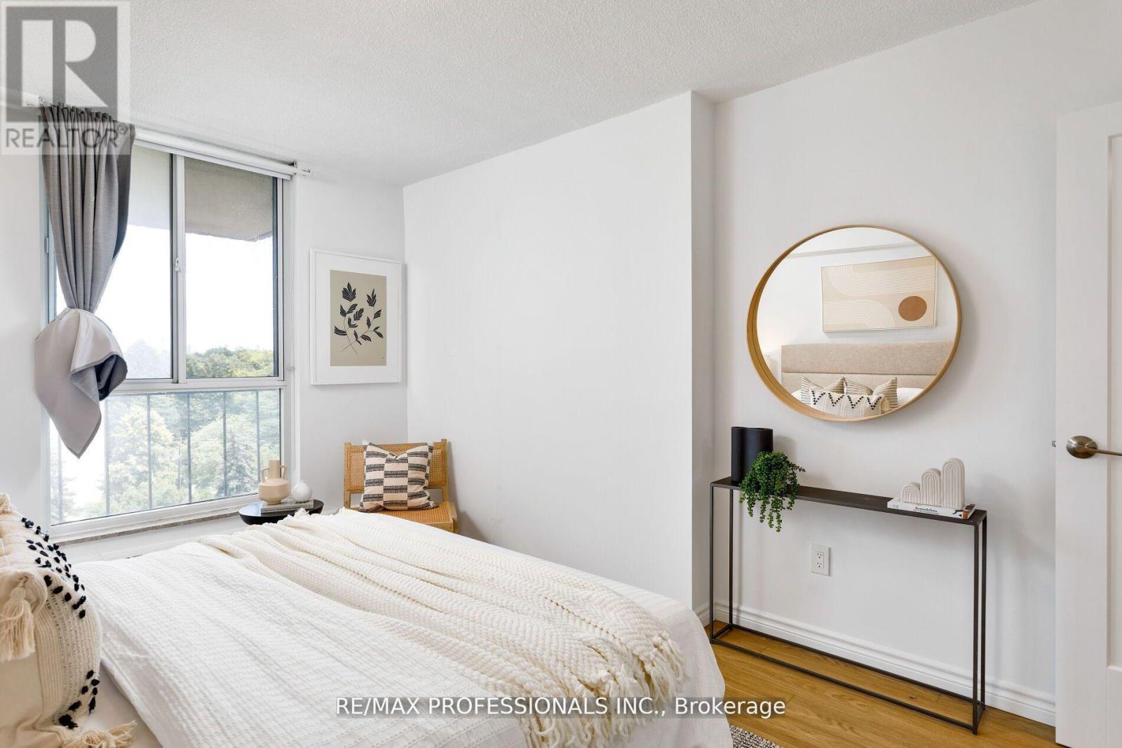 510 - 35 Ormskirk Avenue, Toronto, Ontario  M6S 1A8 - Photo 17 - W12663476