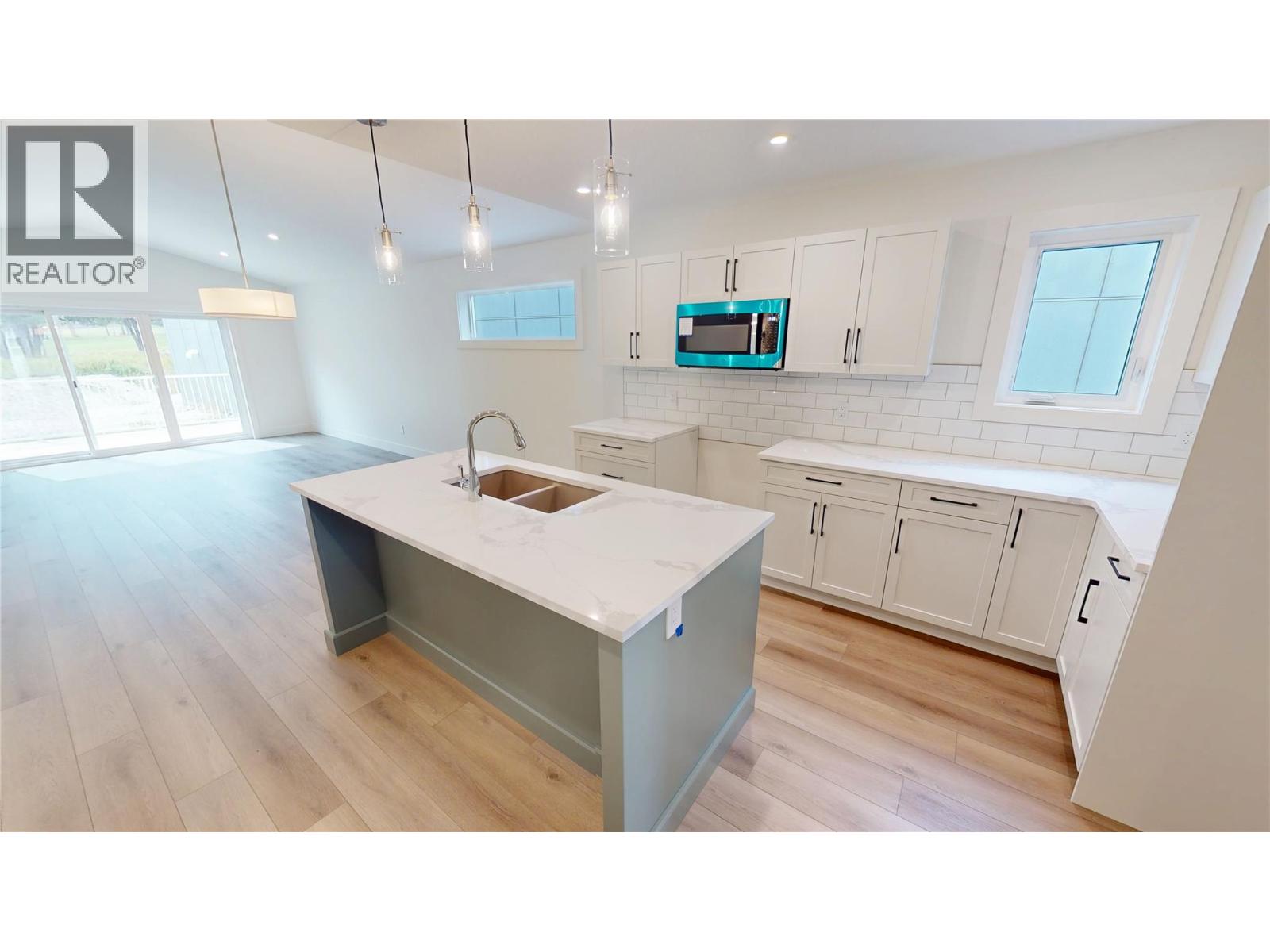 353 Legacy Lookout Unit# B, Cranbrook, British Columbia V1C 0E4 - Photo 4 - 10371899