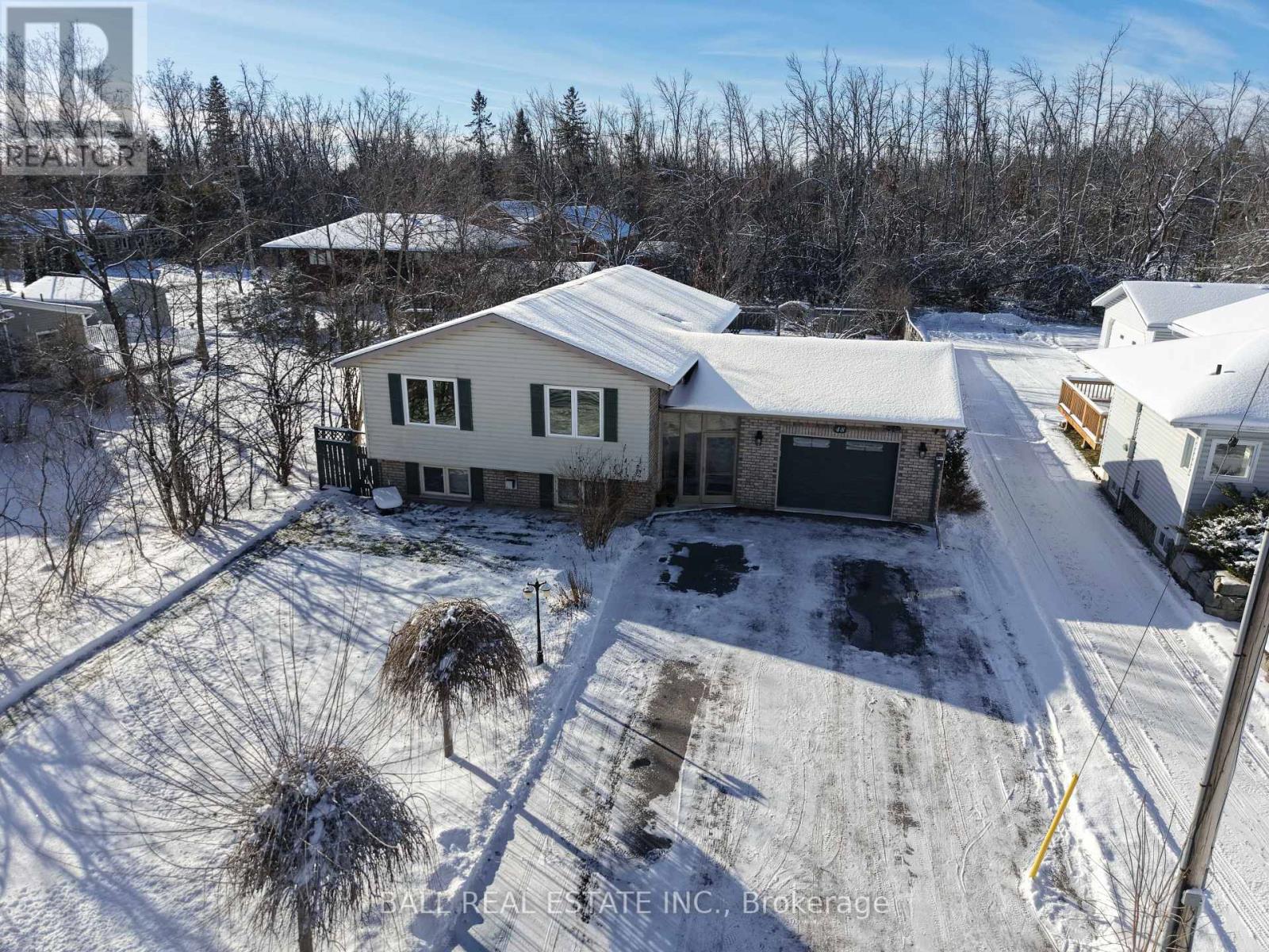 48 HEAD STREET, Kawartha Lakes, Ontario