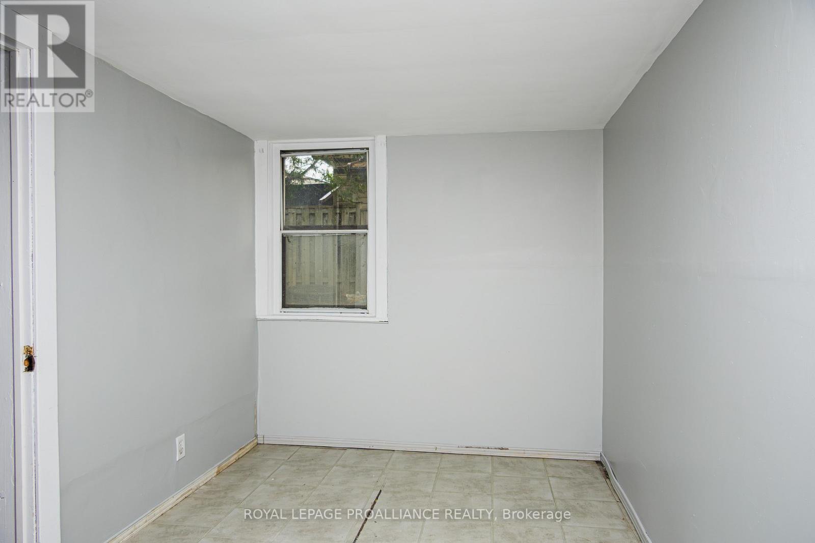 B - 83 Lorne Avenue, Quinte West, Ontario  K8V 5B8 - Photo 3 - X12663590