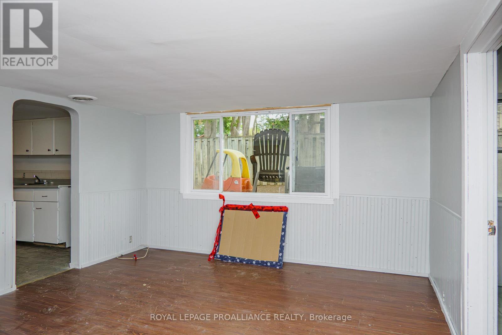 B - 83 Lorne Avenue, Quinte West, Ontario  K8V 5B8 - Photo 4 - X12663590