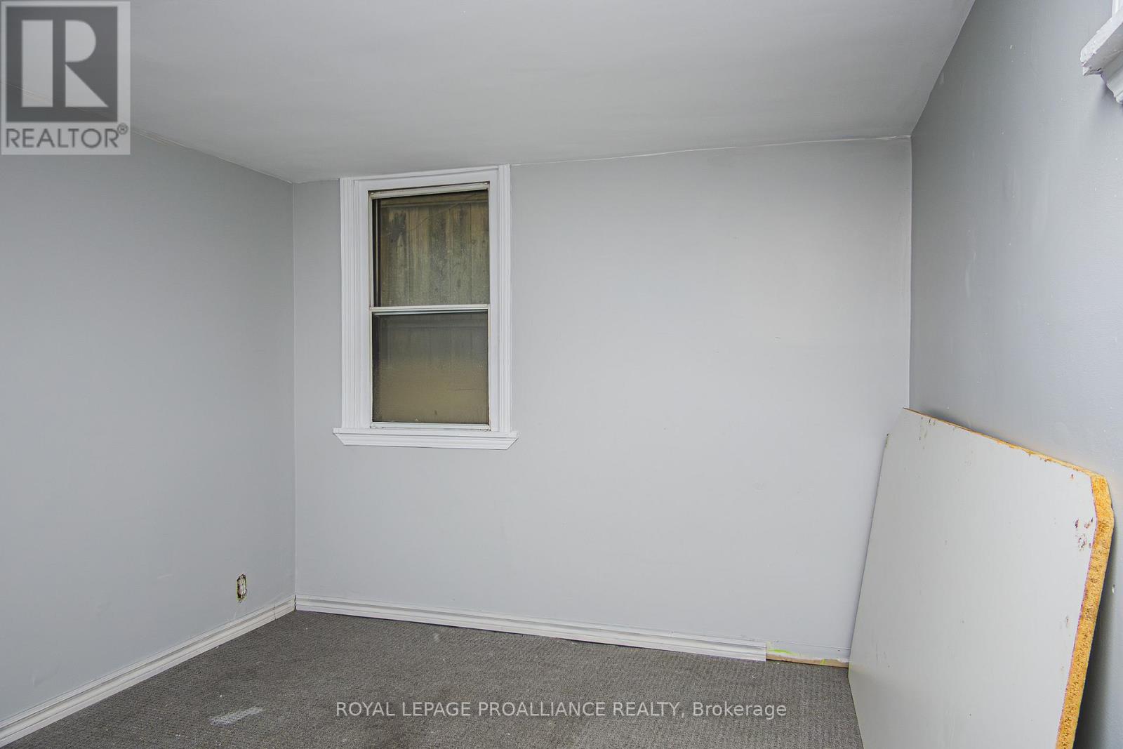 B - 83 Lorne Avenue, Quinte West, Ontario  K8V 5B8 - Photo 7 - X12663590