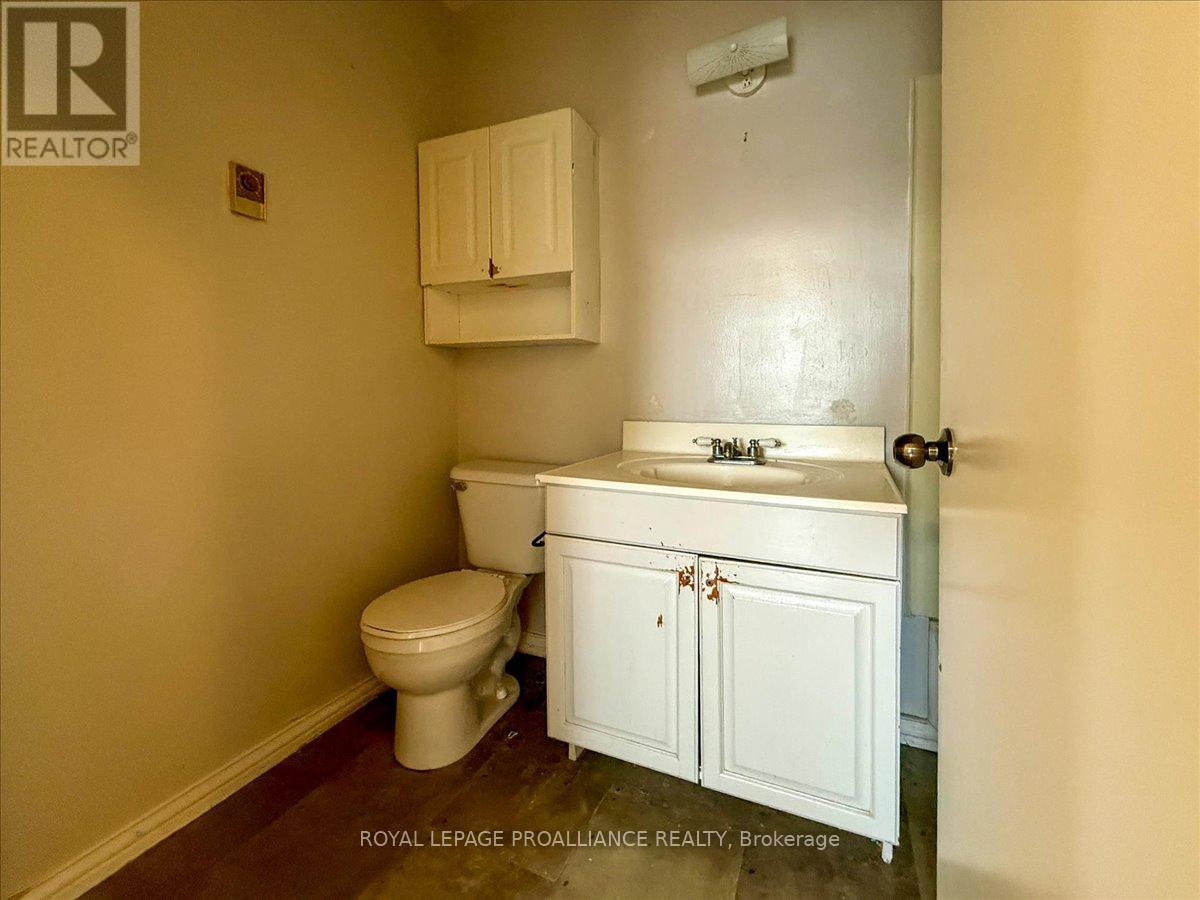 331 & 333 Picton Main Street, Prince Edward County, Ontario  K0K 2T0 - Photo 28 - X12663636