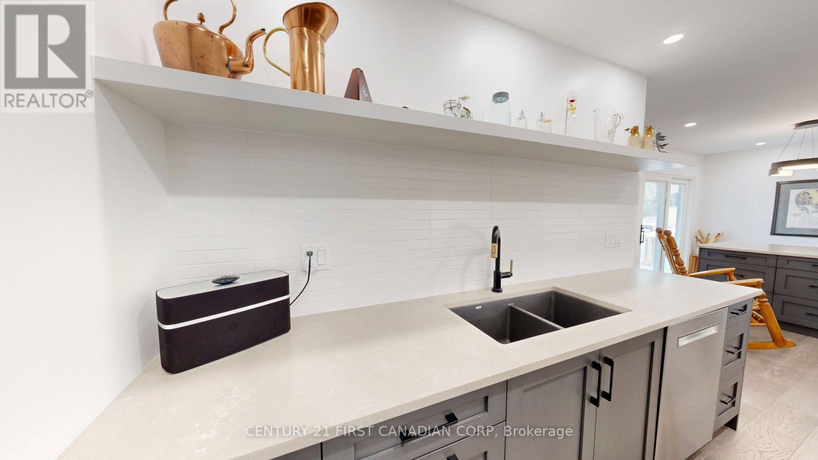 527 Topping Lane, London South, Ontario  N6J 3M8 - Photo 8 - X12663710