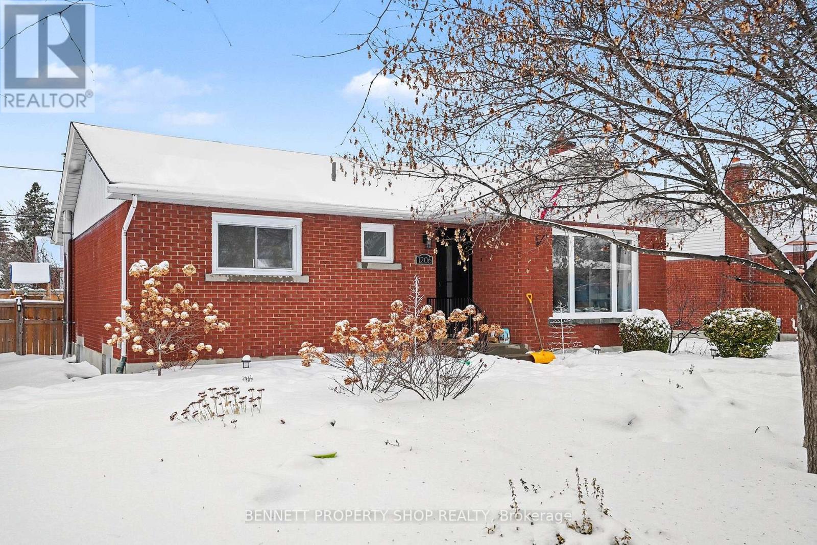 1206 Placid Street, Ottawa, Ontario  K2C 3A6 - Photo 2 - X12663538