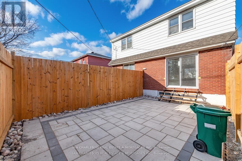 B - 810 Smyth Road, Ottawa, Ontario K1G 1P3 - Photo 11 - X12663594