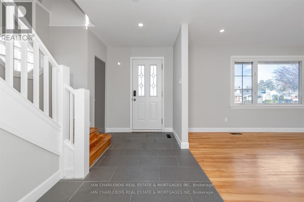 B - 810 Smyth Road, Ottawa, Ontario K1G 1P3 - Photo 2 - X12663594