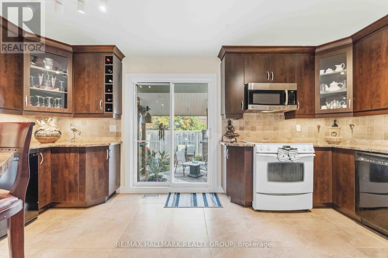 32 - 941 Cookshire Crescent, Ottawa, Ontario  K4A 3K4 - Photo 16 - X12663696