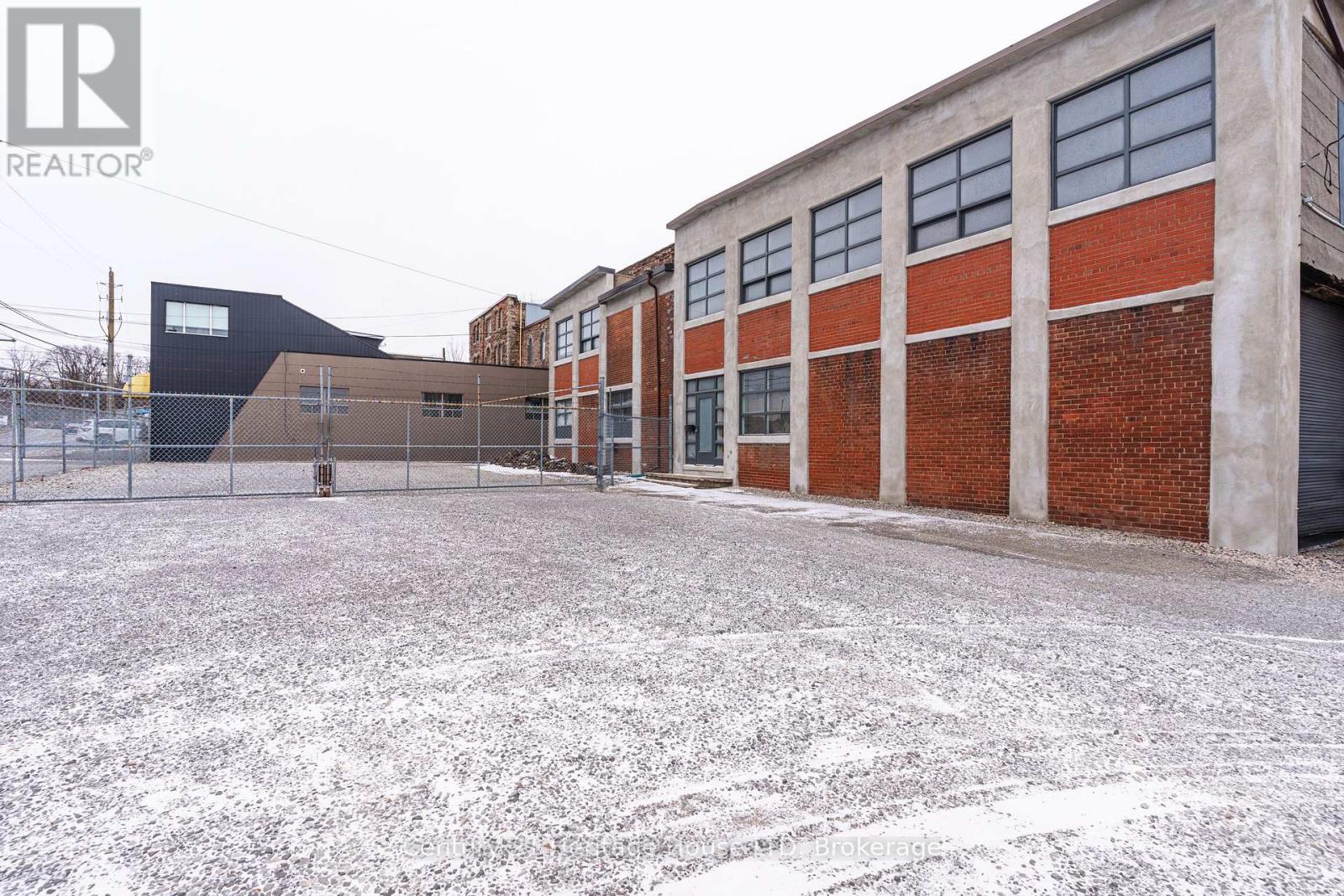 225 Merritt Street, St. Catharines, Ontario  L2T 1J7 - Photo 2 - X12663706