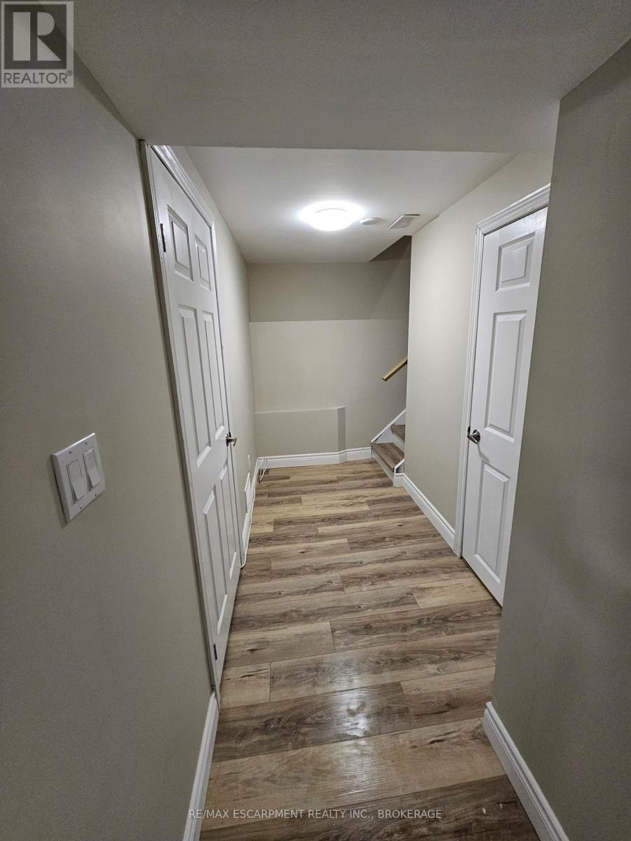 2 - 539 Woodlawn Road, Welland, Ontario  L3C 3K2 - Photo 10 - X12663714