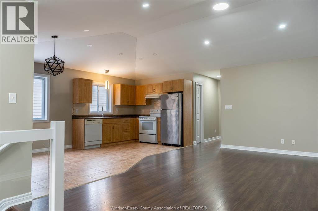 11409 Timber Bay Crescent, Windsor, Ontario  N8R 2K9 - Photo 3 - 26000188