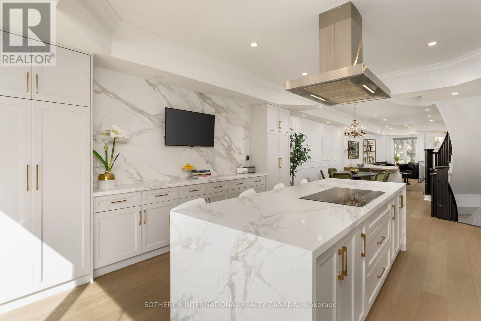 262 Spadina Road, Toronto, Ontario  M5R 2V1 - Photo 9 - C12655794