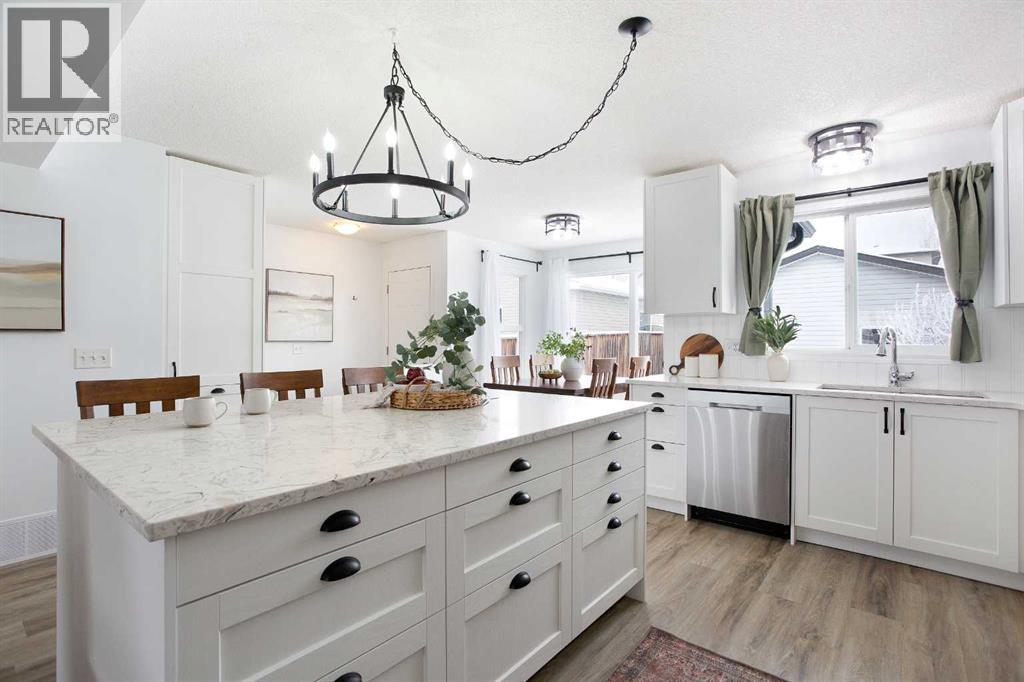 2348 Reunion Rise Nw, Airdrie, Alberta  T4B 0M5 - Photo 6 - A2276400