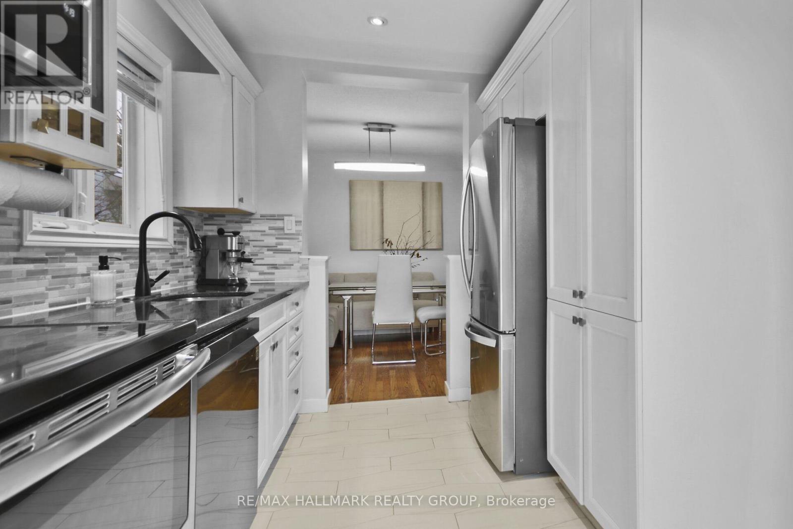 52 Peacock Crescent, Ottawa, Ontario  K2J 3P7 - Photo 15 - X12663008