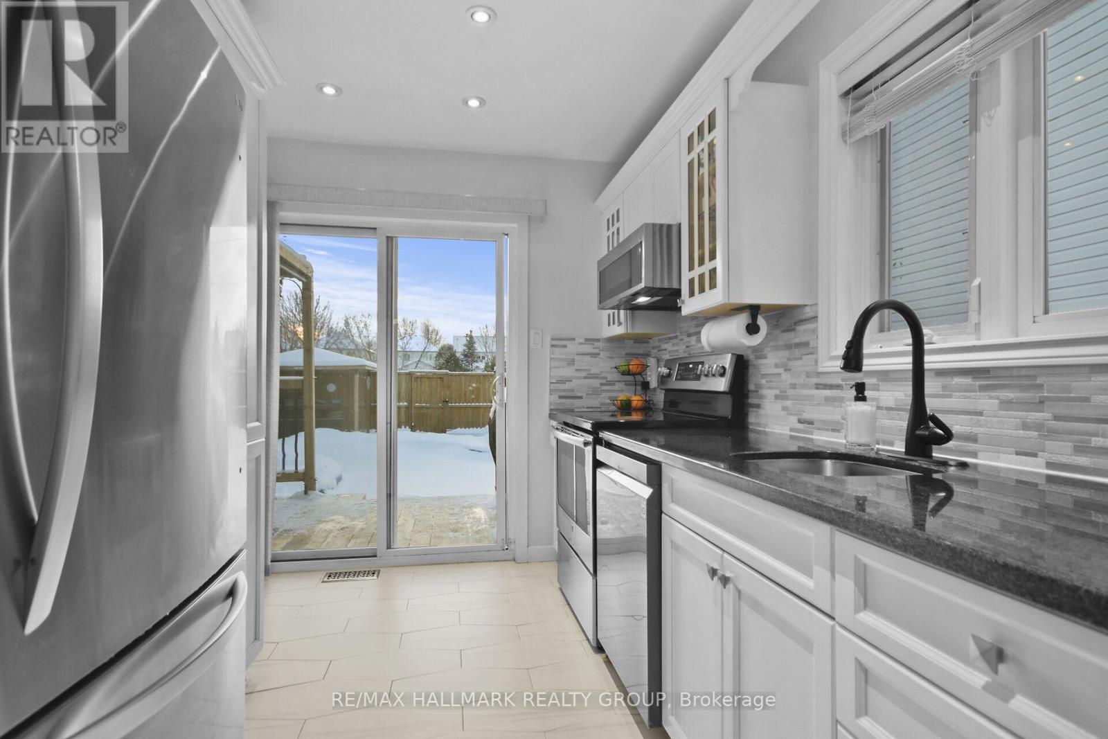 52 Peacock Crescent, Ottawa, Ontario  K2J 3P7 - Photo 16 - X12663008