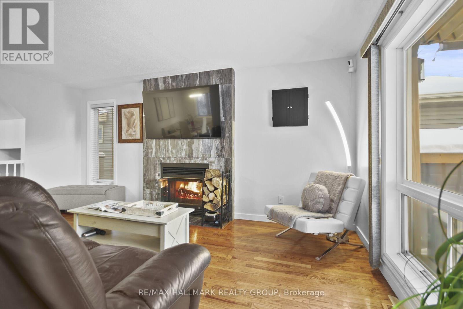 52 Peacock Crescent, Ottawa, Ontario  K2J 3P7 - Photo 9 - X12663008