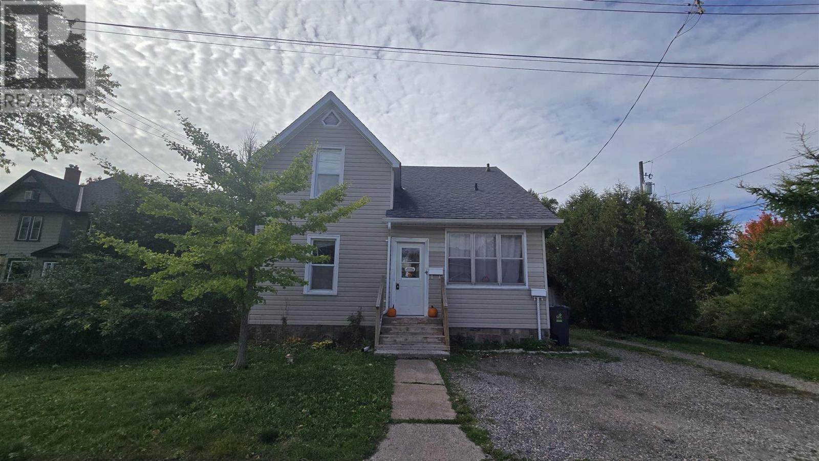 4 Lansdowne AVE, Sault Ste. Marie, Ontario