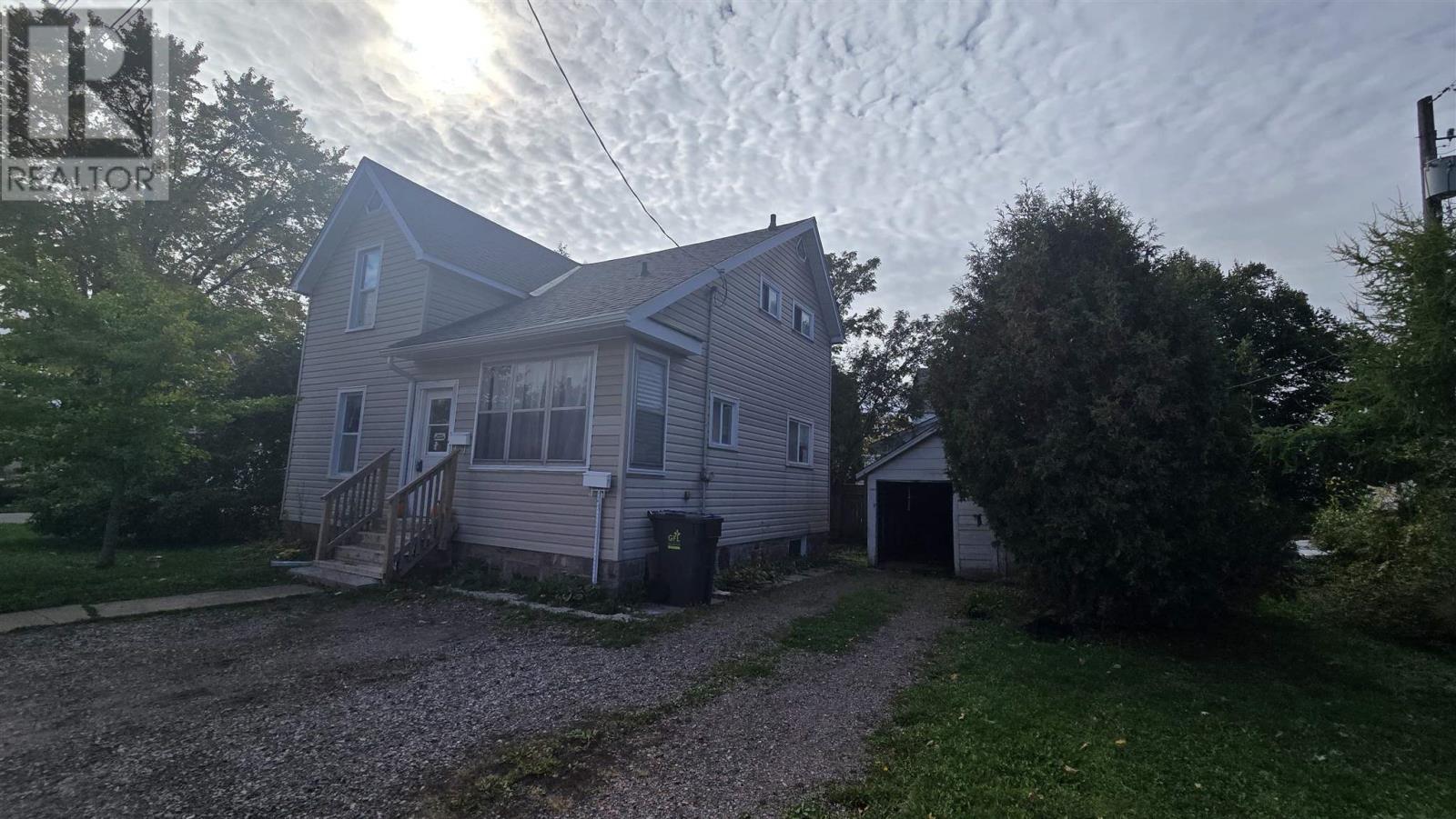 4 Lansdowne Ave, Sault Ste. Marie, Ontario  P6B 1K3 - Photo 4 - SM252970