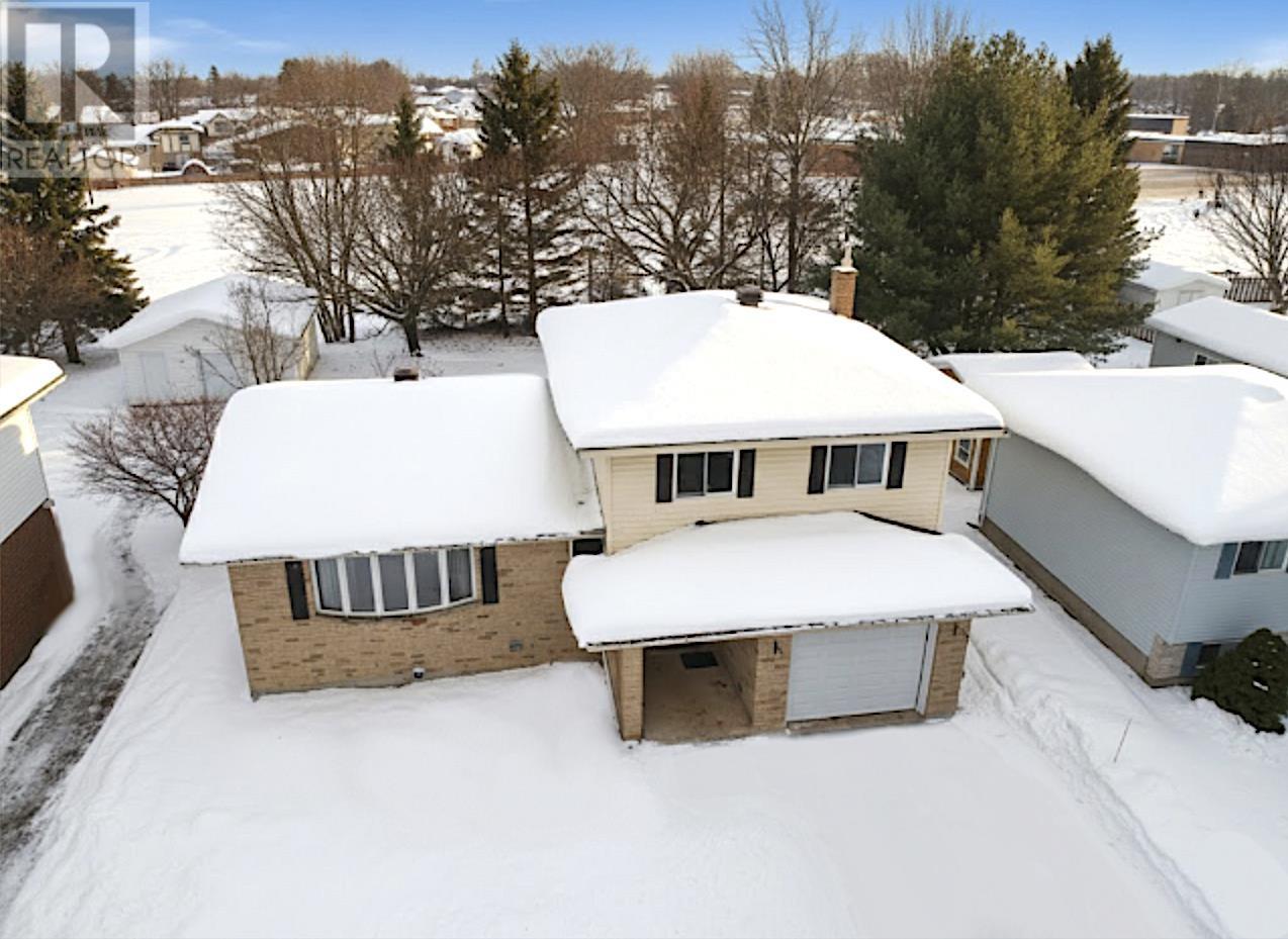 187 Parkland Cres, Sault Ste. Marie, Ontario  P6A 6M4 - Photo 2 - SM253505