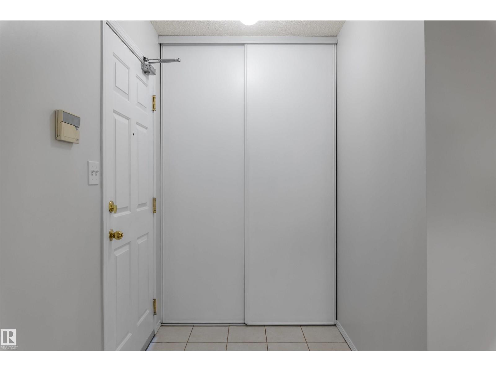 #304 8811 106a Av Nw, Edmonton, Alberta T5H 3Y7 - Photo 2 - E4469079