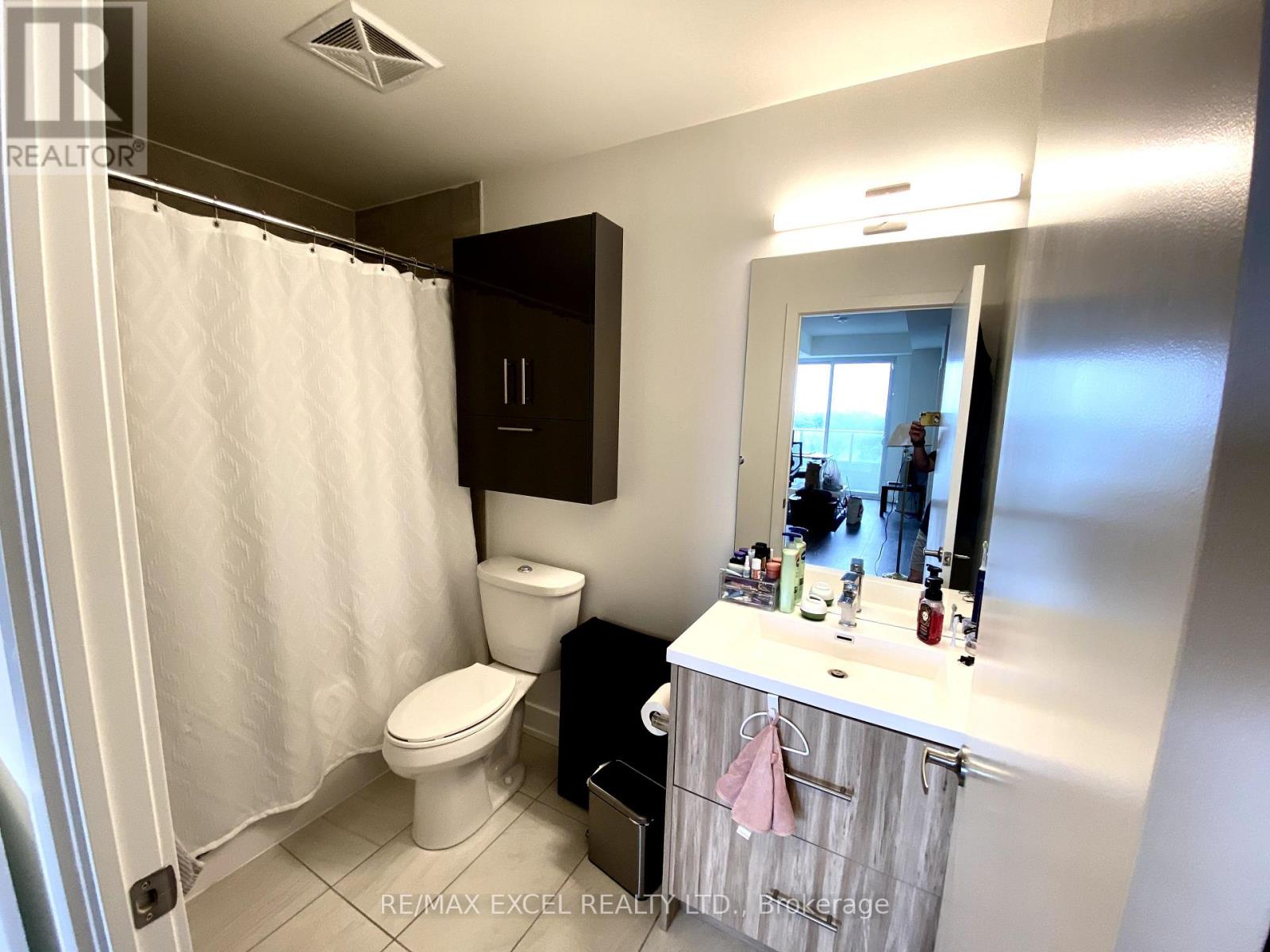 907 - 180 FAIRVIEW MALL DRIVE, Toronto, Ontario