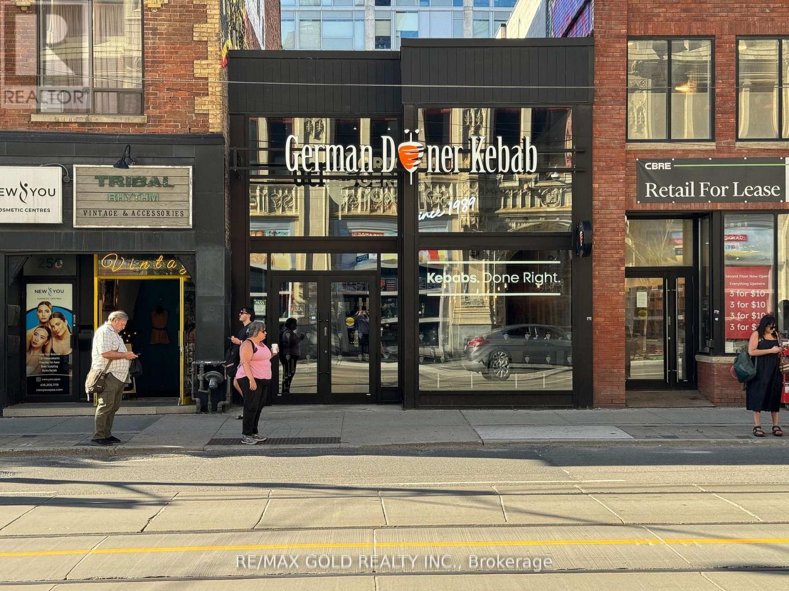 246 QUEEN STREET W, Toronto, Ontario