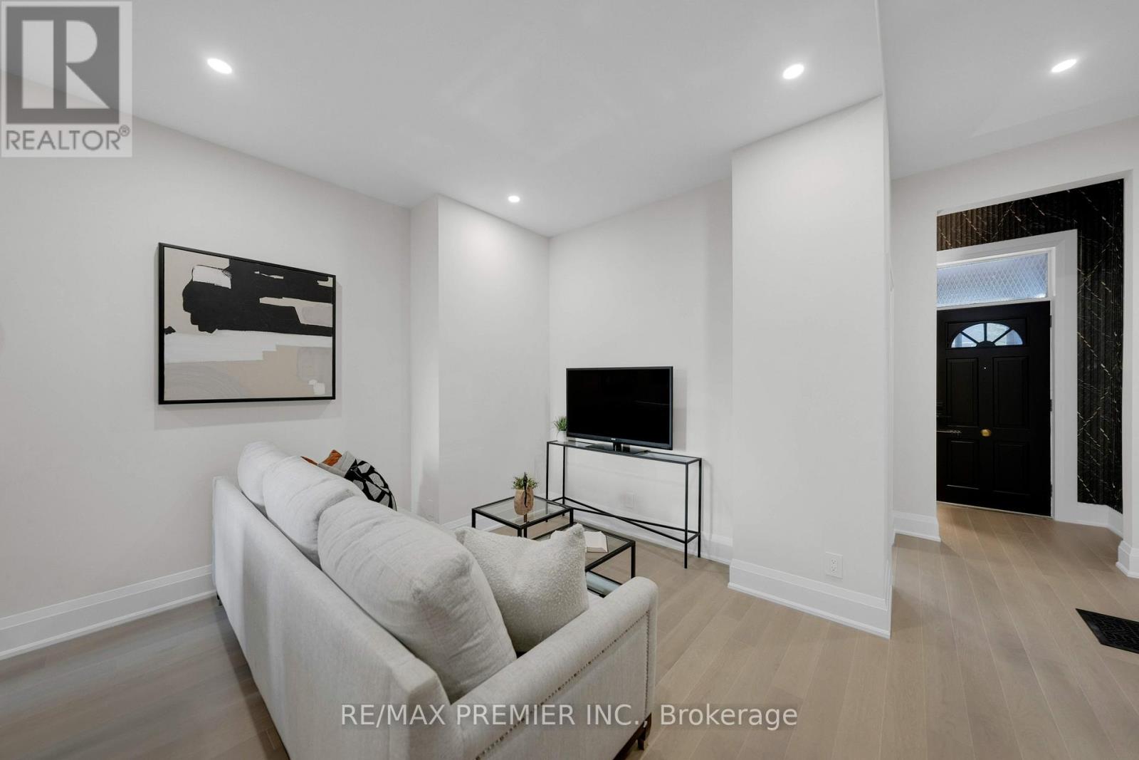 388 Crawford Street, Toronto, Ontario  M6J 2V9 - Photo 8 - C12663578