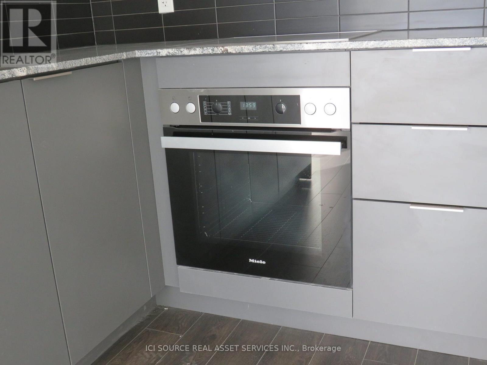 1210 - 50 O'neill Road, Toronto, Ontario  M3C 0R1 - Photo 6 - C12663708