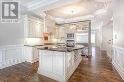 330 Elm Road, Toronto, Ontario  M5H 3V4 - Photo 5 - C12663726