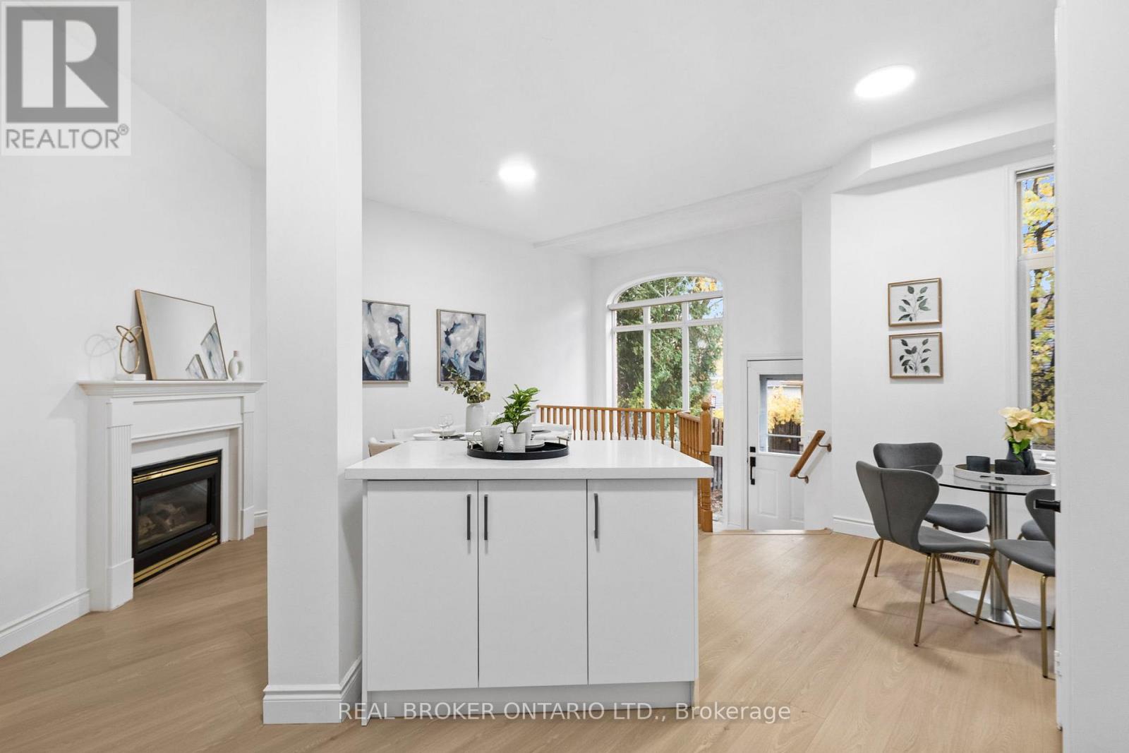 21 Spring Meadow Avenue, Markham, Ontario  L6B 1B5 - Photo 17 - N12663602