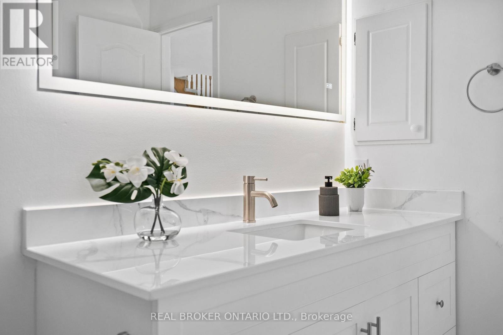 21 Spring Meadow Avenue, Markham, Ontario  L6B 1B5 - Photo 20 - N12663602